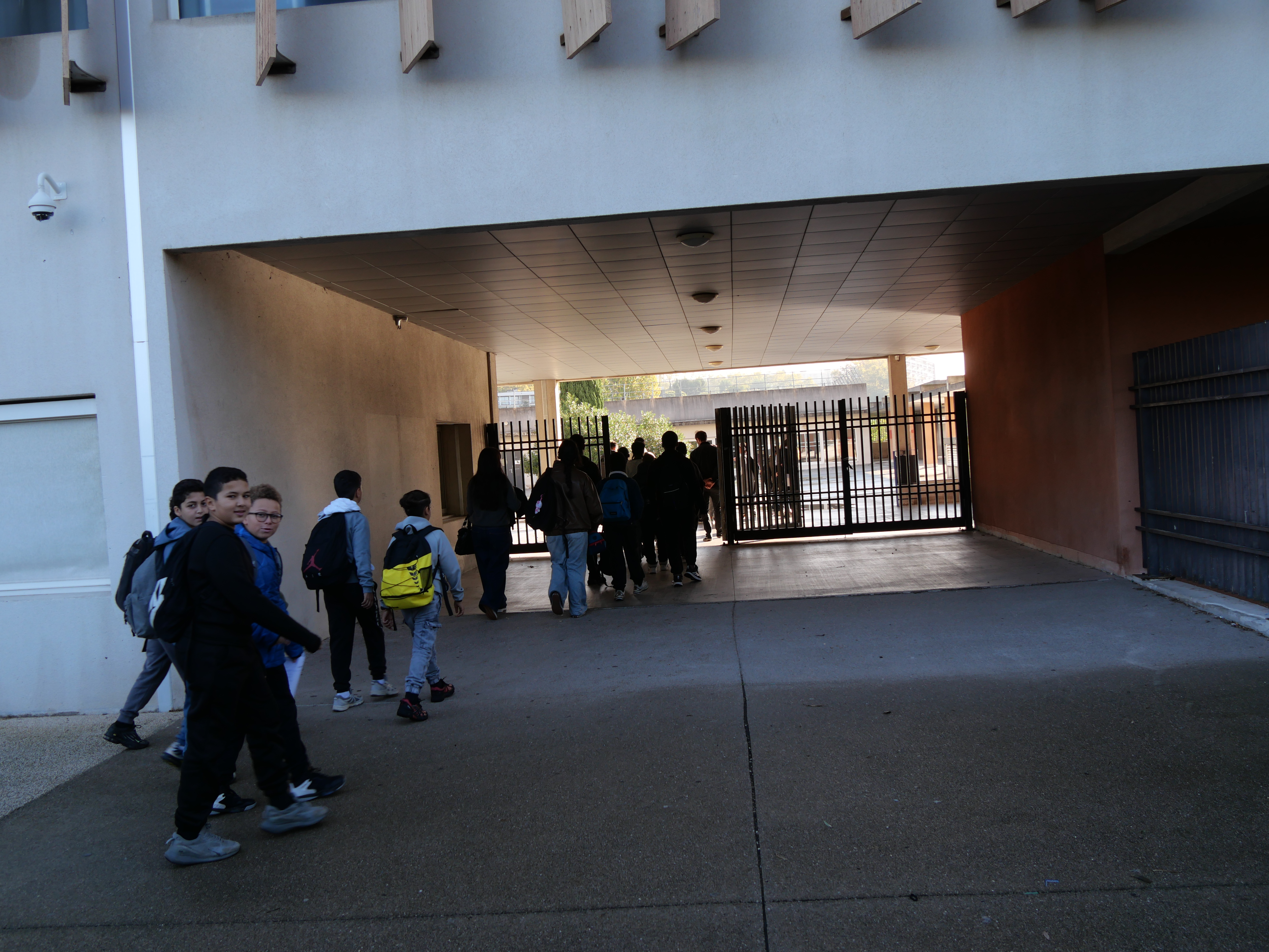 Entrée des élèves Institut Louis Germain