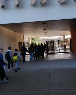 Entrée des élèves Institut Louis Germain